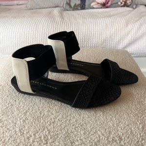 Chinese Laundry Black White Z Sweet Memories Sandal | Size 8.5
